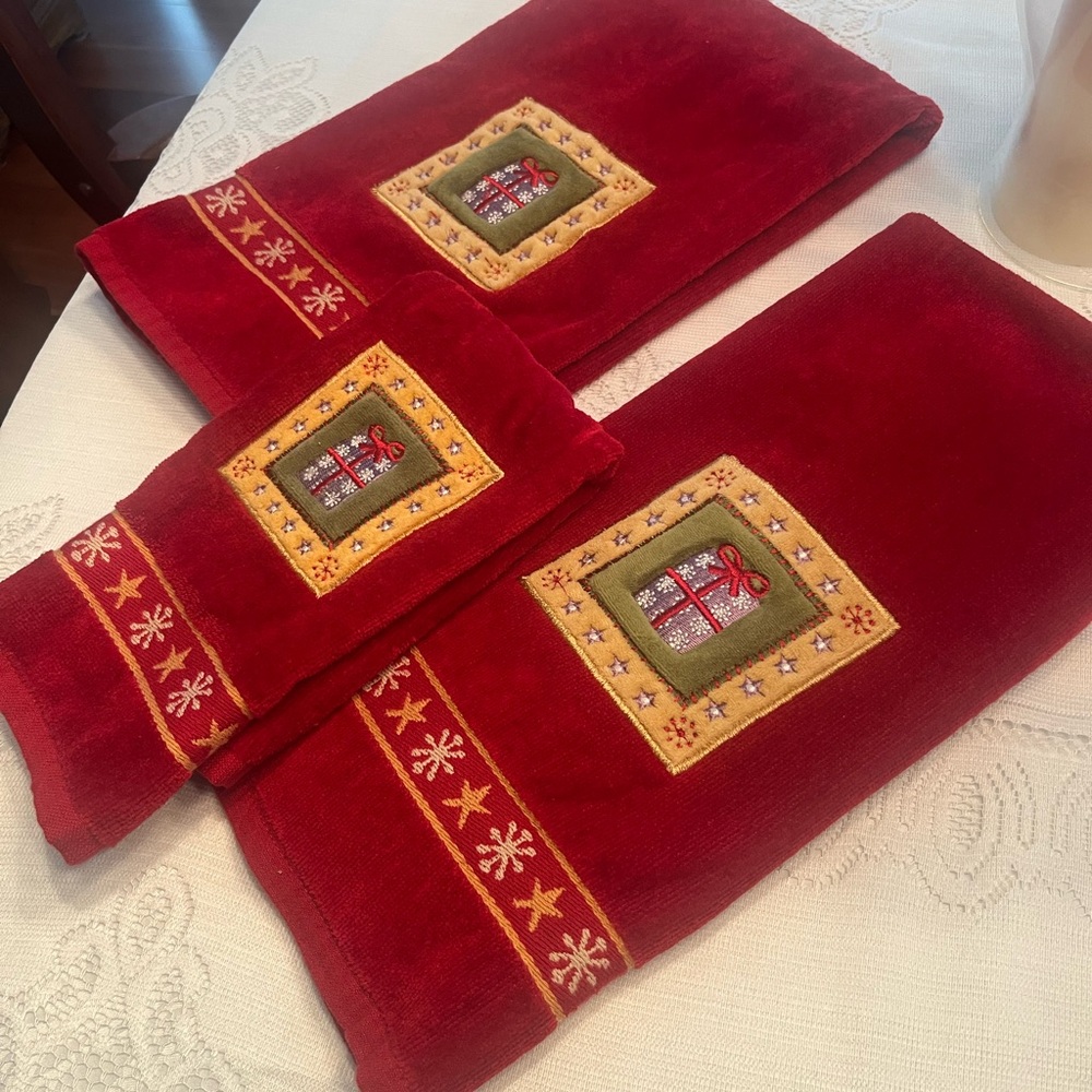 Christmas Handtowels NWOT